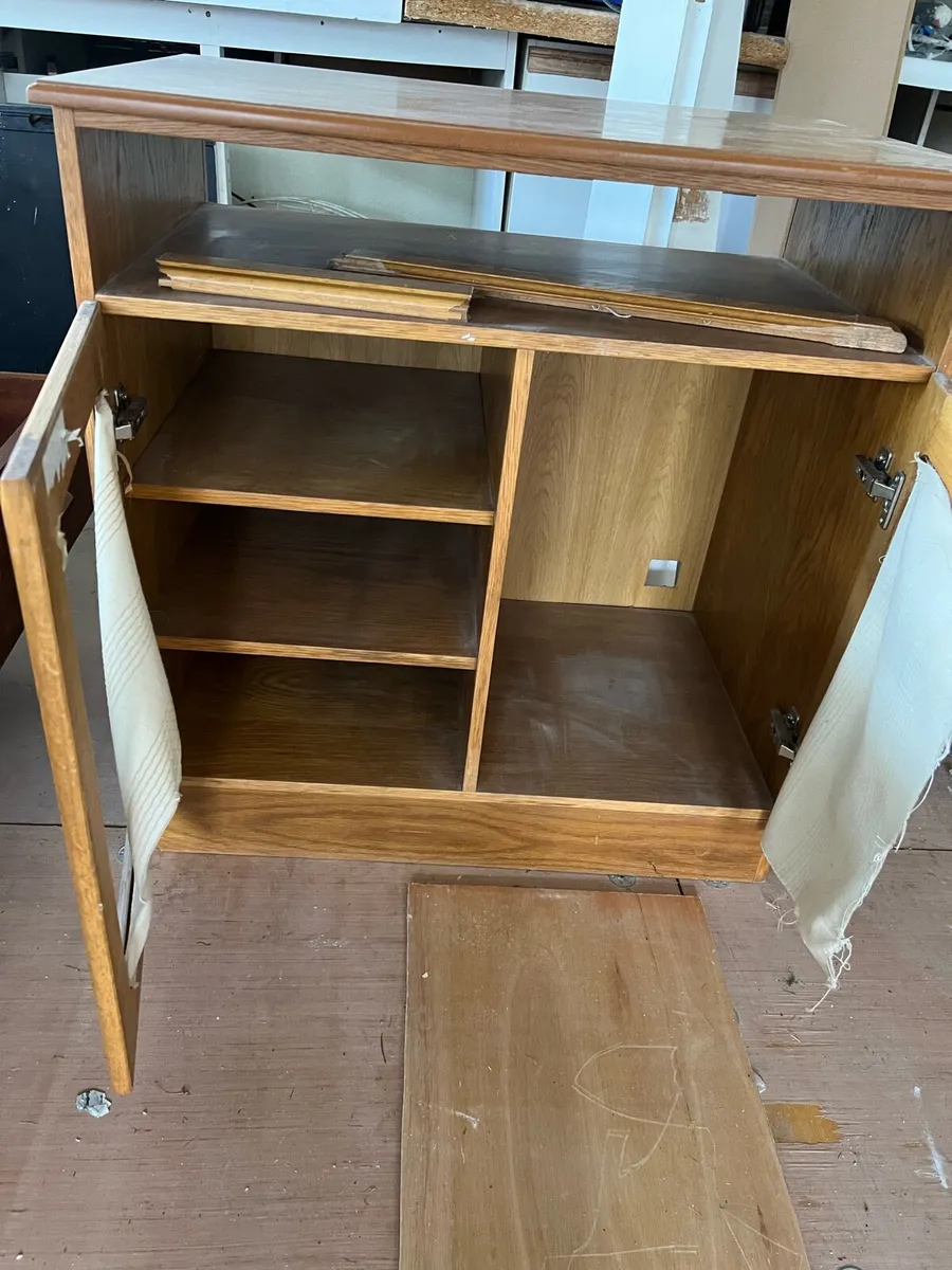 Solid wood unit to restore free to take away - Image 4