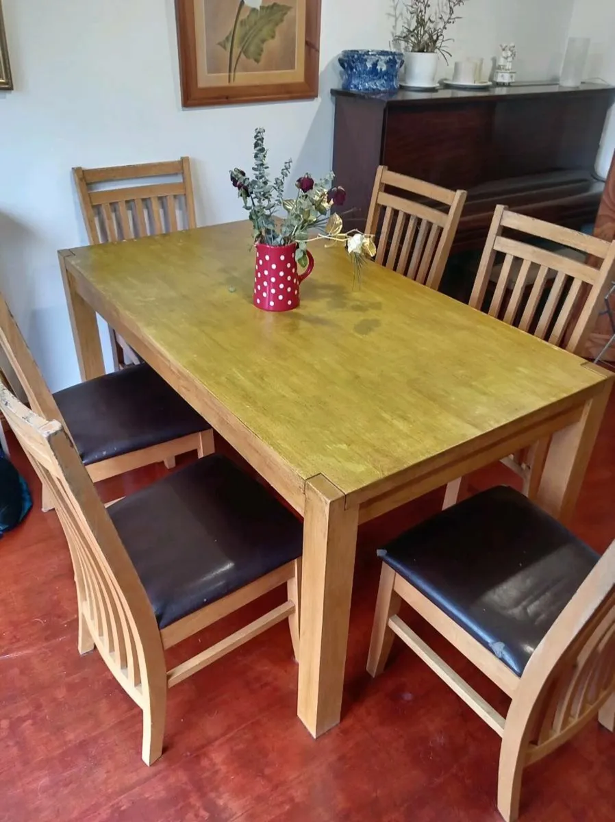 Dining table and 6 chairs - Image 1