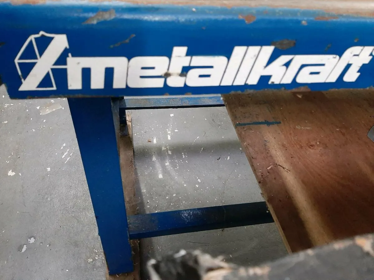 Sheet metal guillotine - Image 1