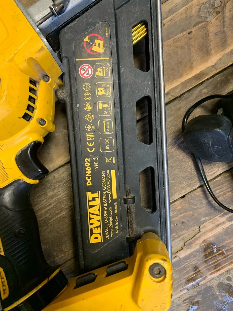 DEWALT Nailer Gun - Image 2