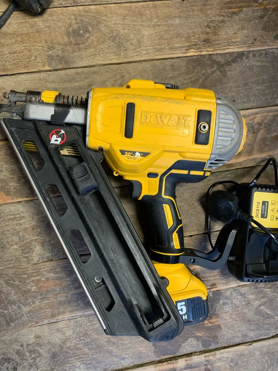DEWALT Nailer Gun - Image 3