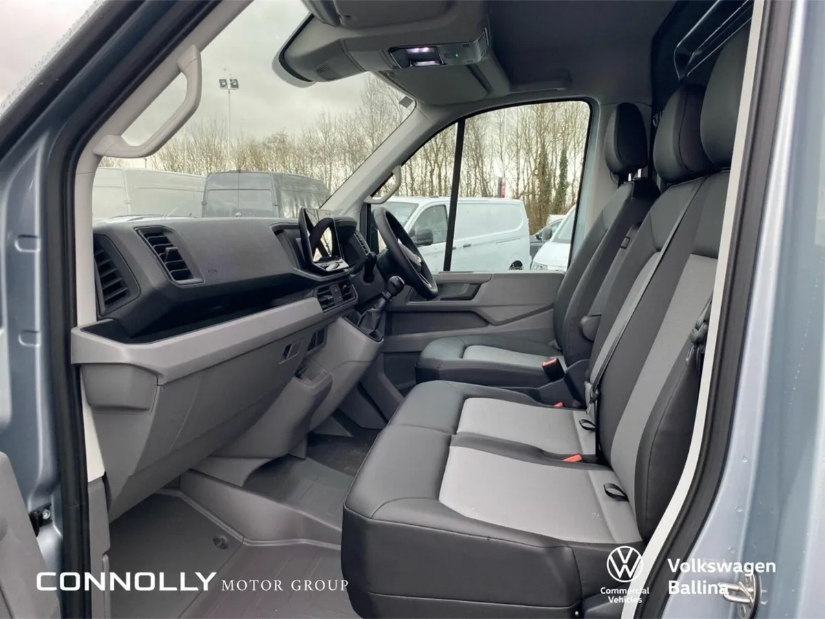 Volkswagen Crafter Highline MWB 2.0TDi 140bhp Manu - Image 4