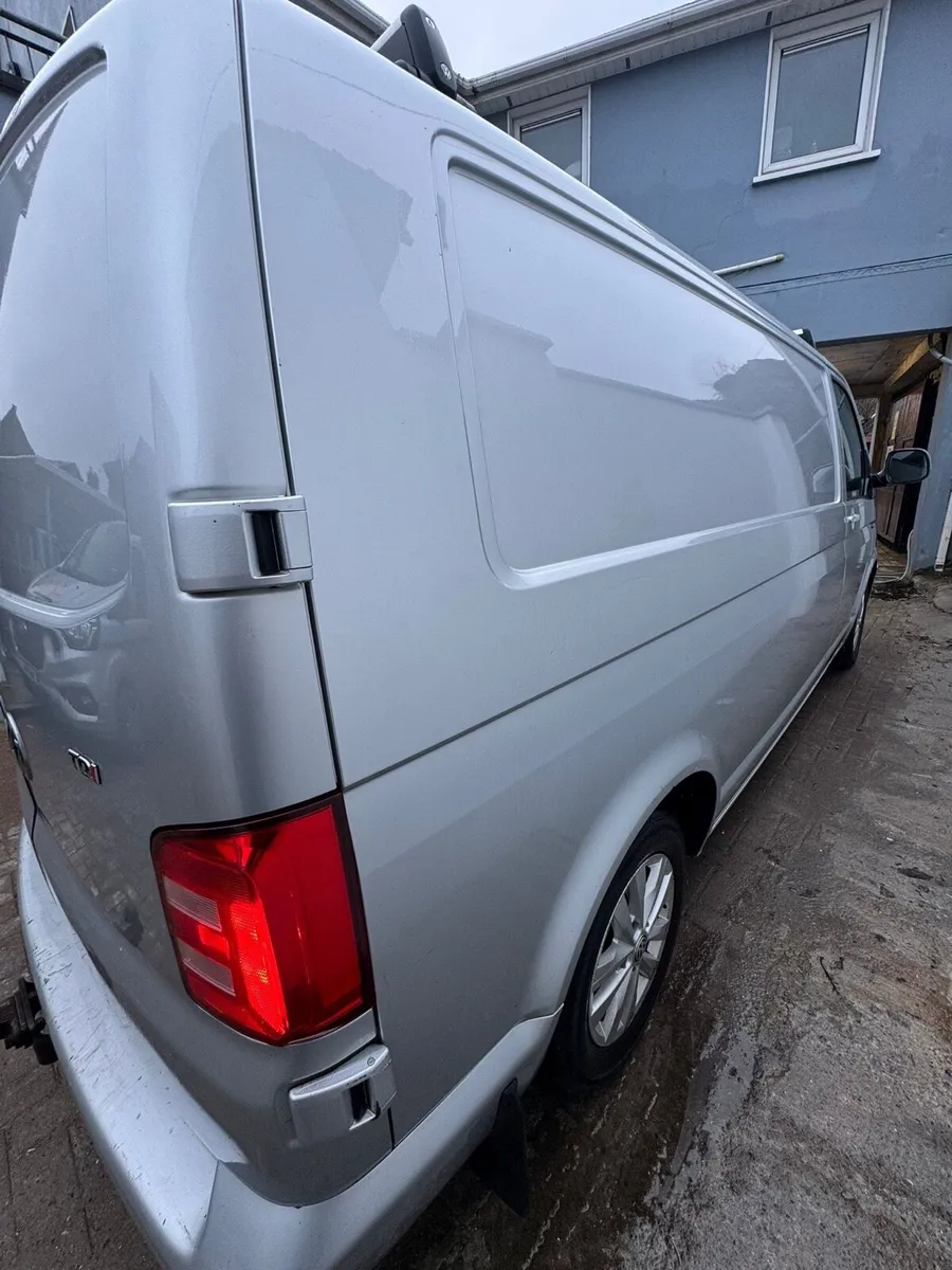 VW transporter van - Image 4