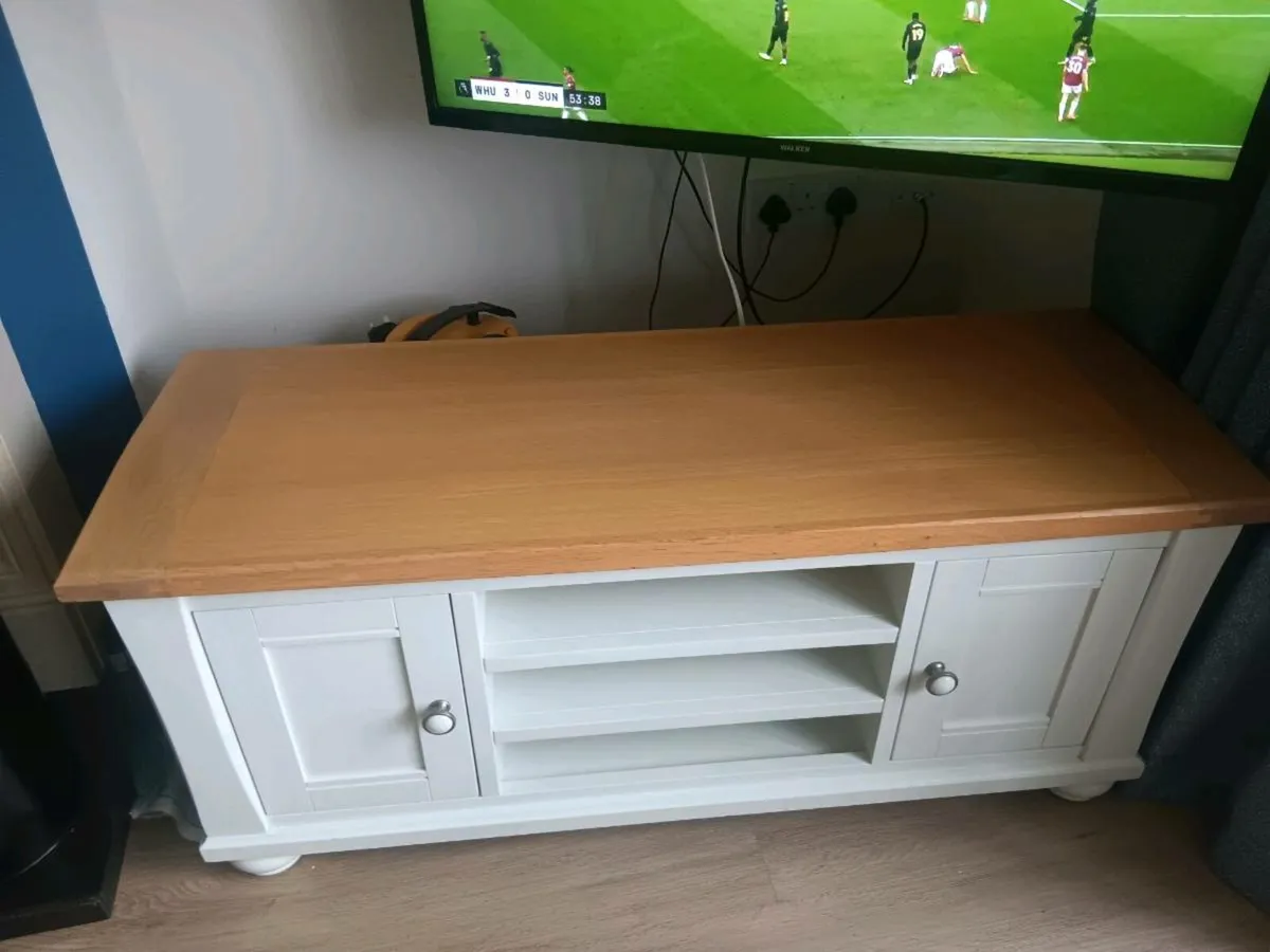 Oak TV stand - Image 2