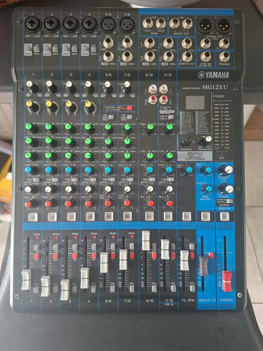Yamaha 12 Channel Home Studio Mixer w/effects - Image 2