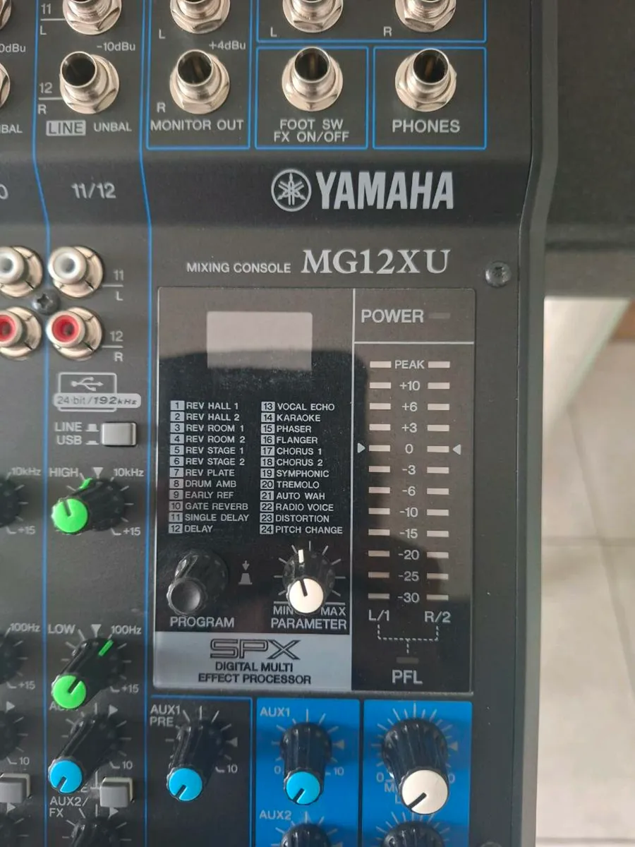 Yamaha 12 Channel Home Studio Mixer w/effects - Image 3