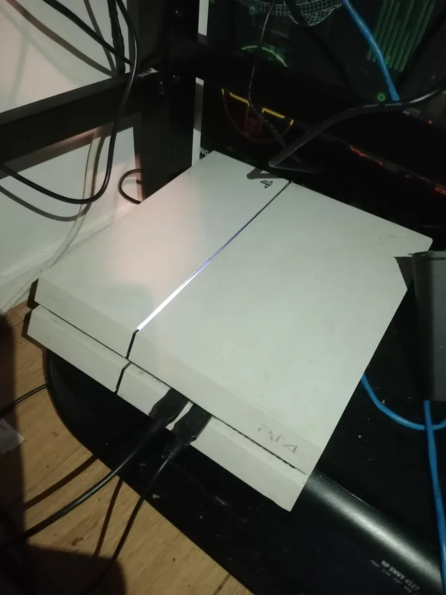 Ray ban Meta glasses And PS4 with 32 games - Image 2