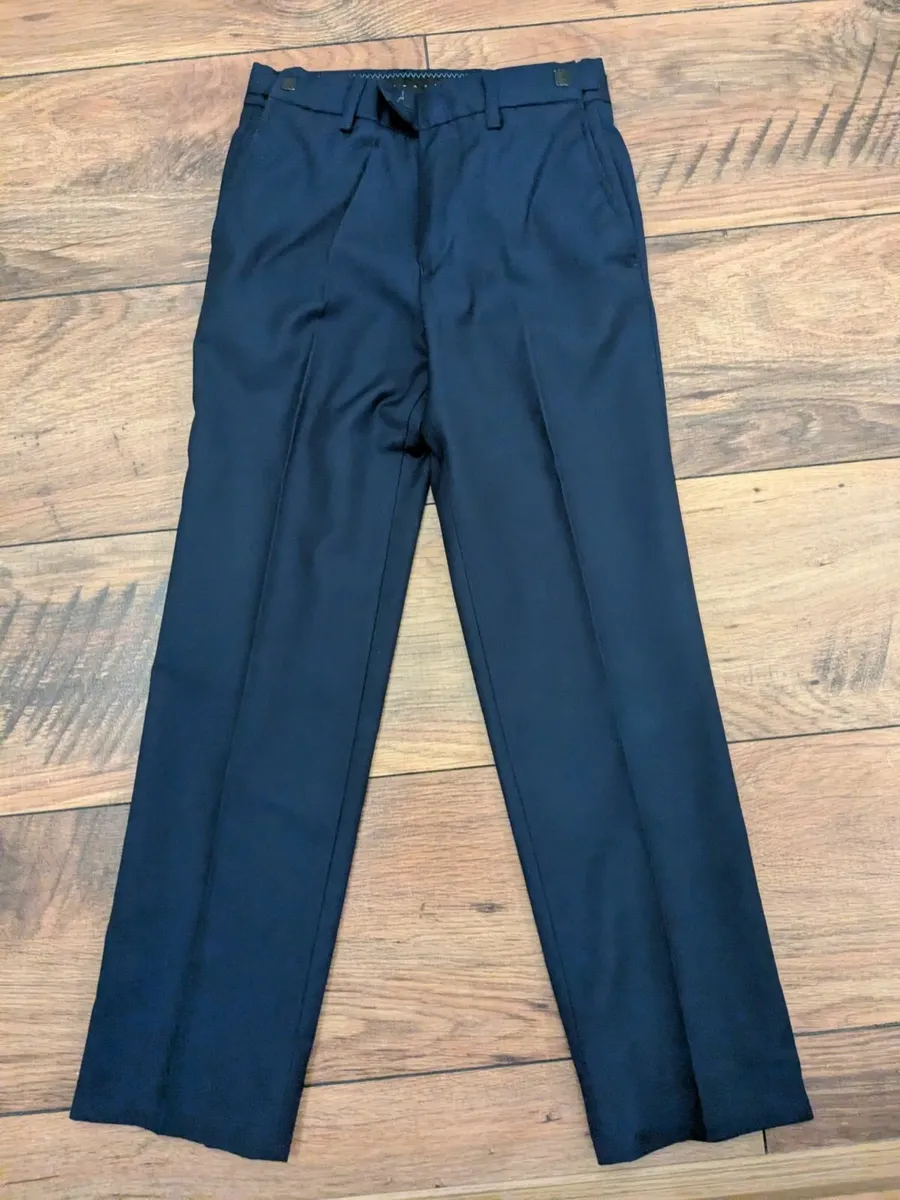 Boys suits  size 6 and 9 - Image 3