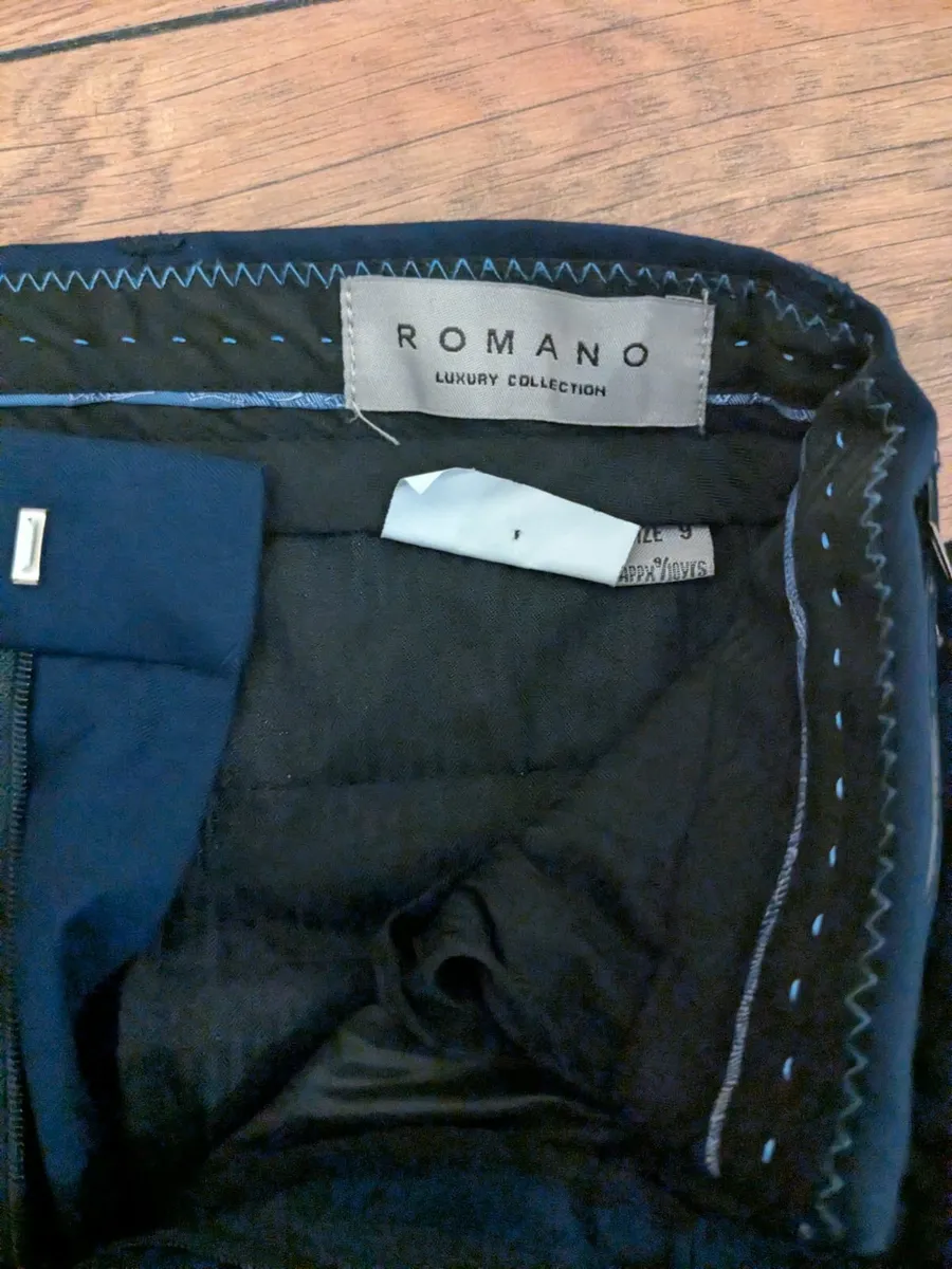 Boys suits  size 6 and 9 - Image 4