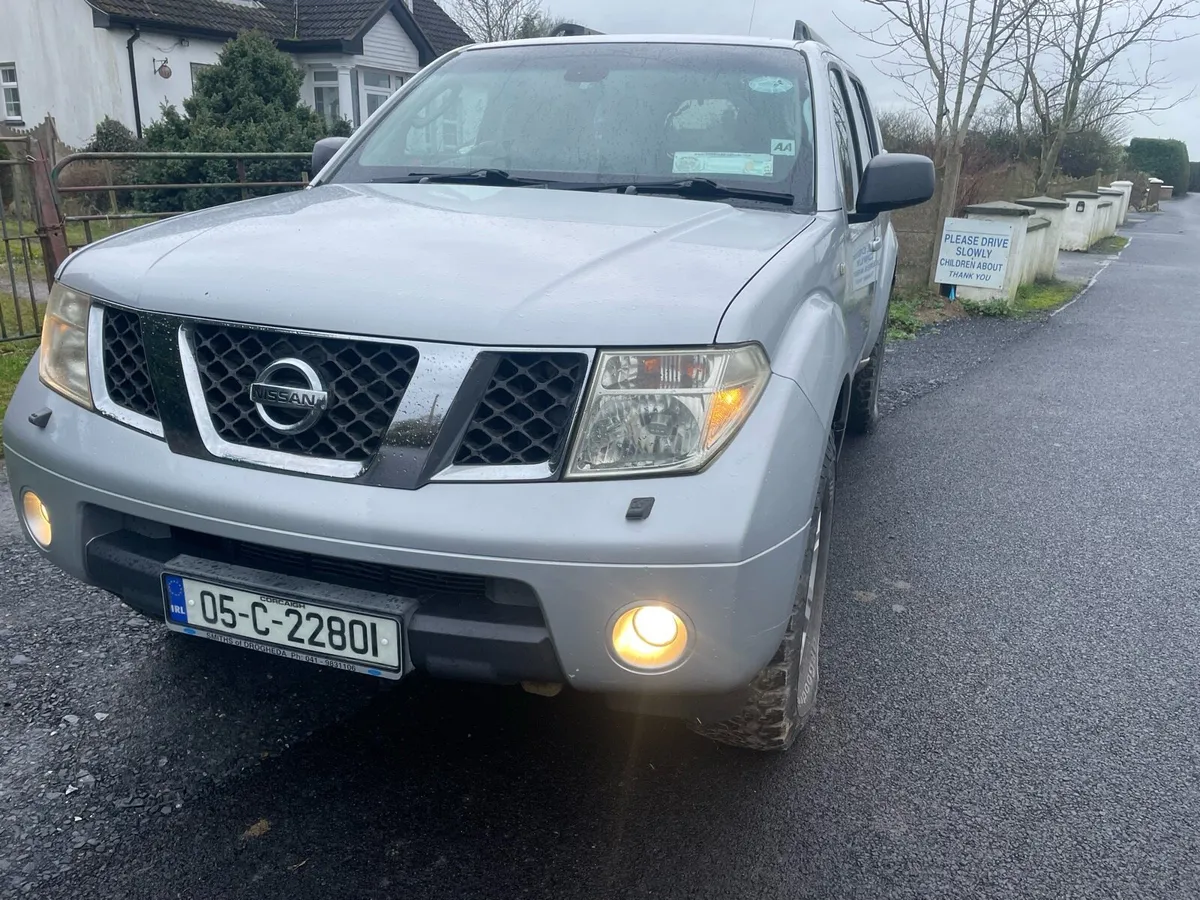 Nissan Pathfinder 4x4 - Image 2