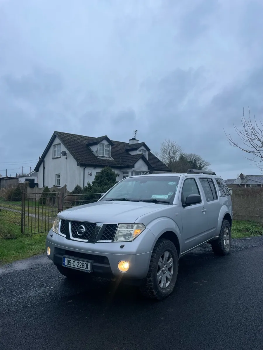 Nissan Pathfinder 4x4 - Image 1