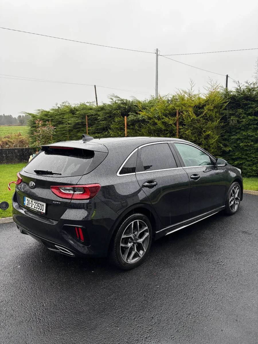 211 Kia Ceed GT-Line Commerical - Immaculate - Image 4