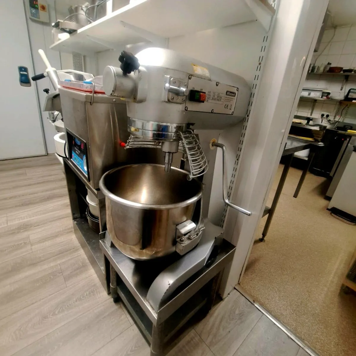 Industrial food mixer - Image 2