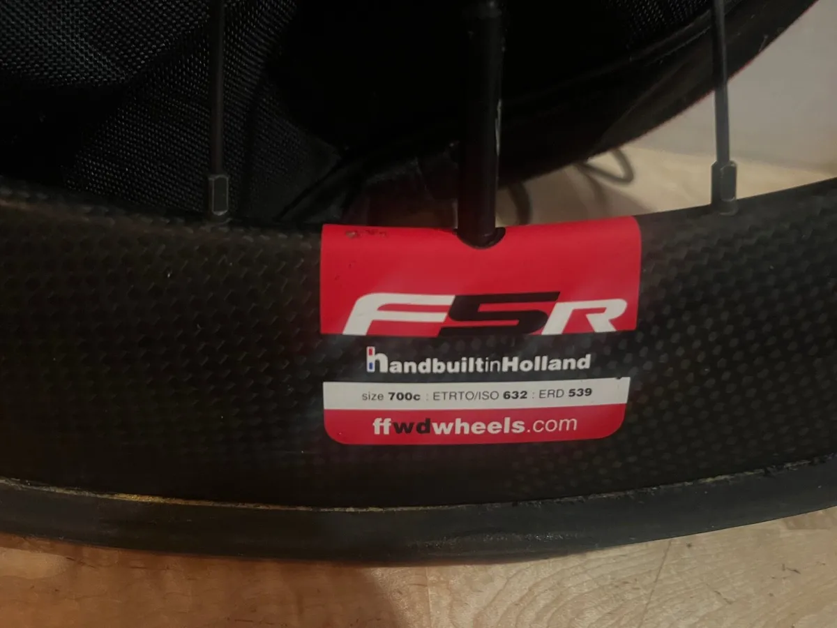 FFwd FR5 Carbon wheels rim brake tubs - Image 2