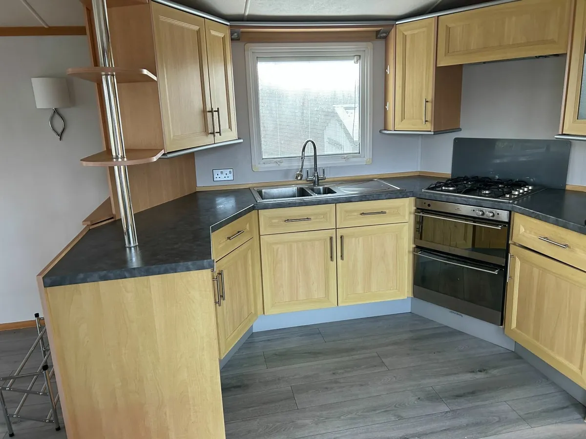 Mobile Home - Image 4