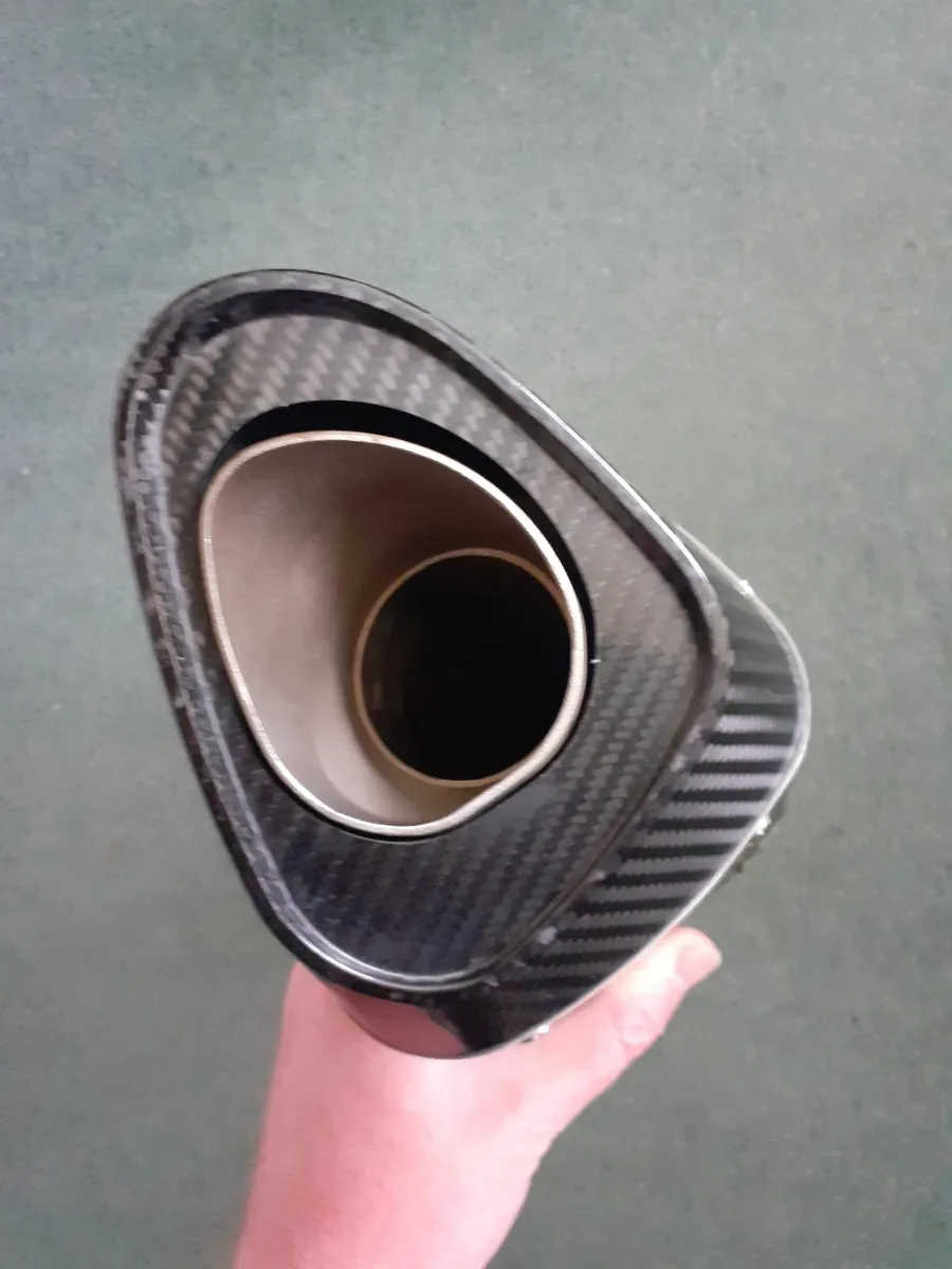 Yoshimura R11 exhaust GSXR GSX-R also GSXS GSX-S - Image 4