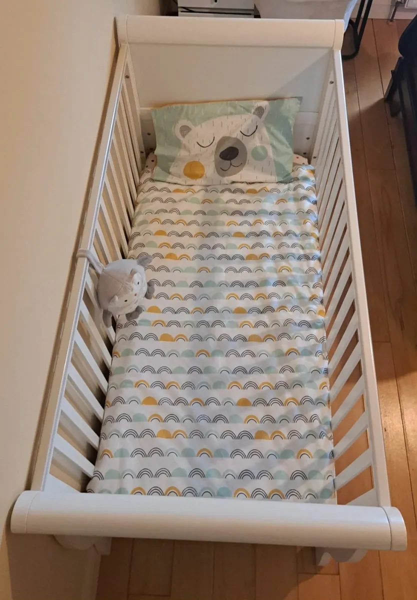 Sleigh cot bed - Image 2