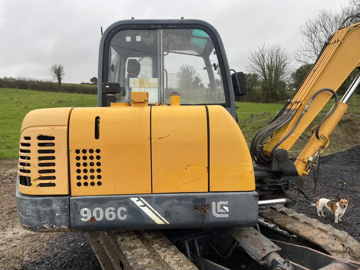 6 ton digger - Image 2