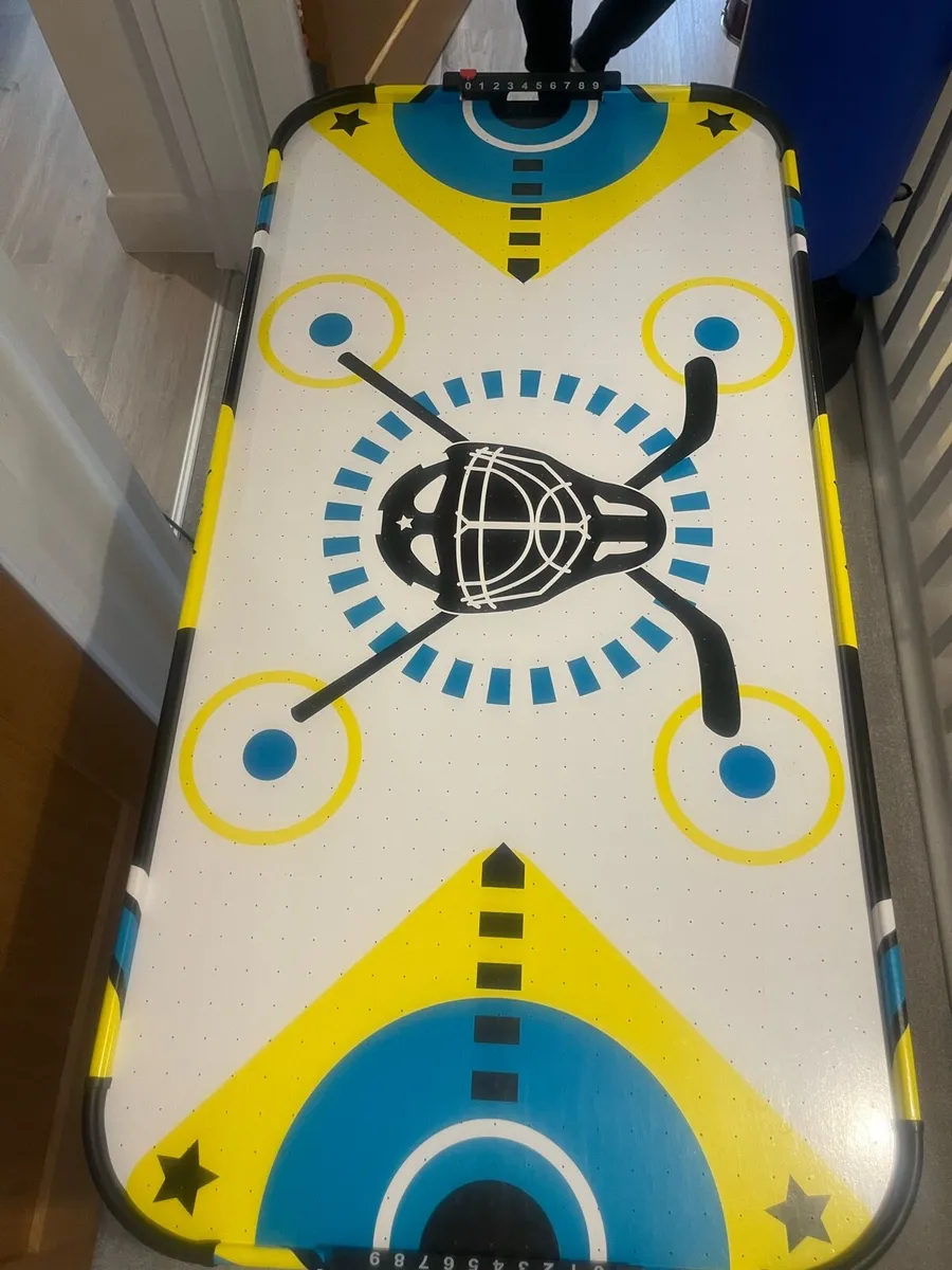 Air hockey table - Image 2