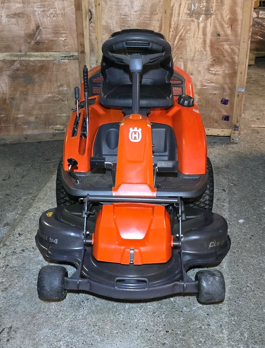 Husqvarna R214TC - Image 1