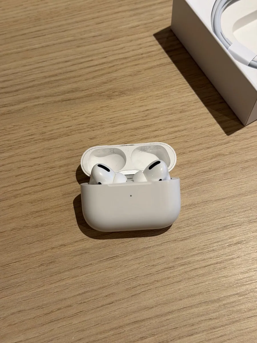 Airpods Pro (2nd Gen) with MagSafe Charging Case - Image 4