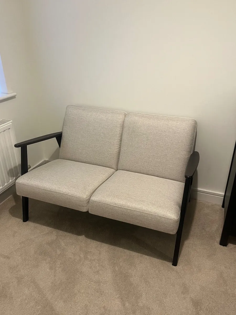 Chair and side table - Image 3