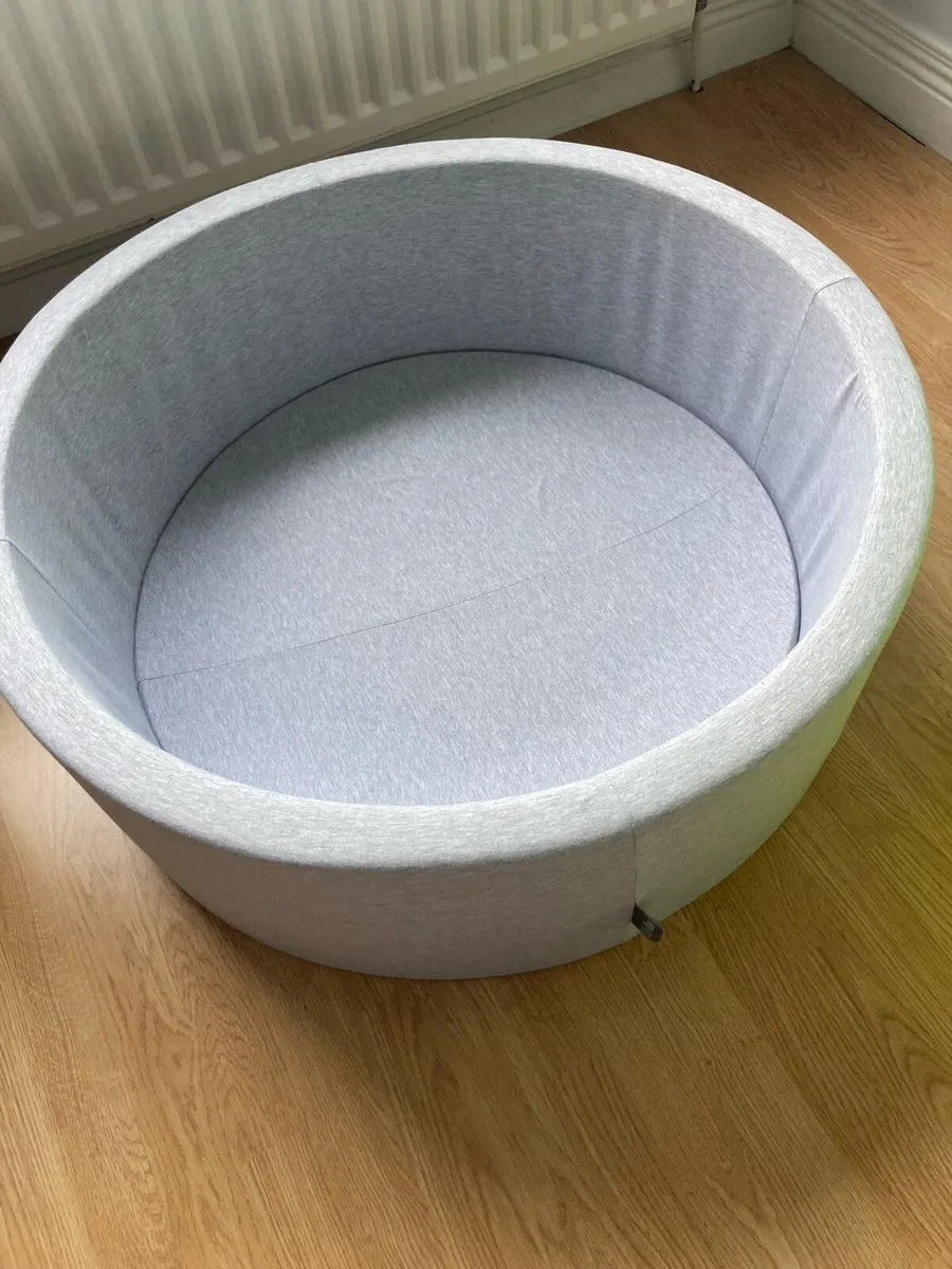 Kiddie Moon Ball Pit - Image 2