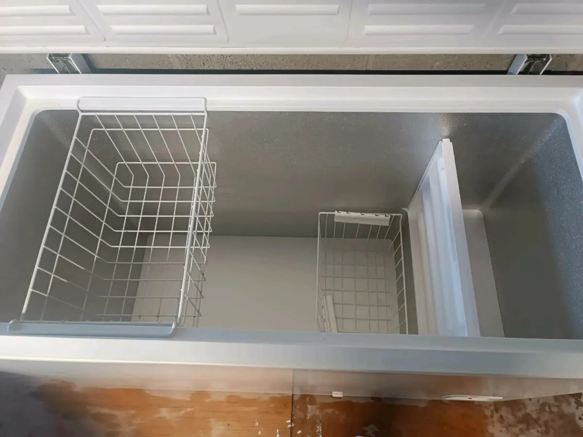 Chest Freezer - Image 2