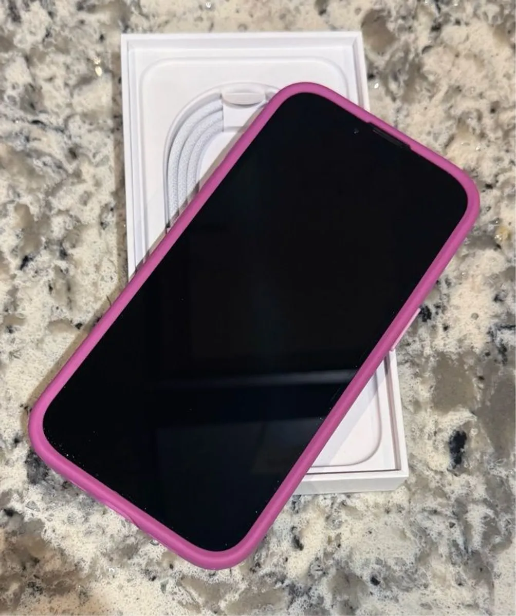 iphone 16e - Image 4