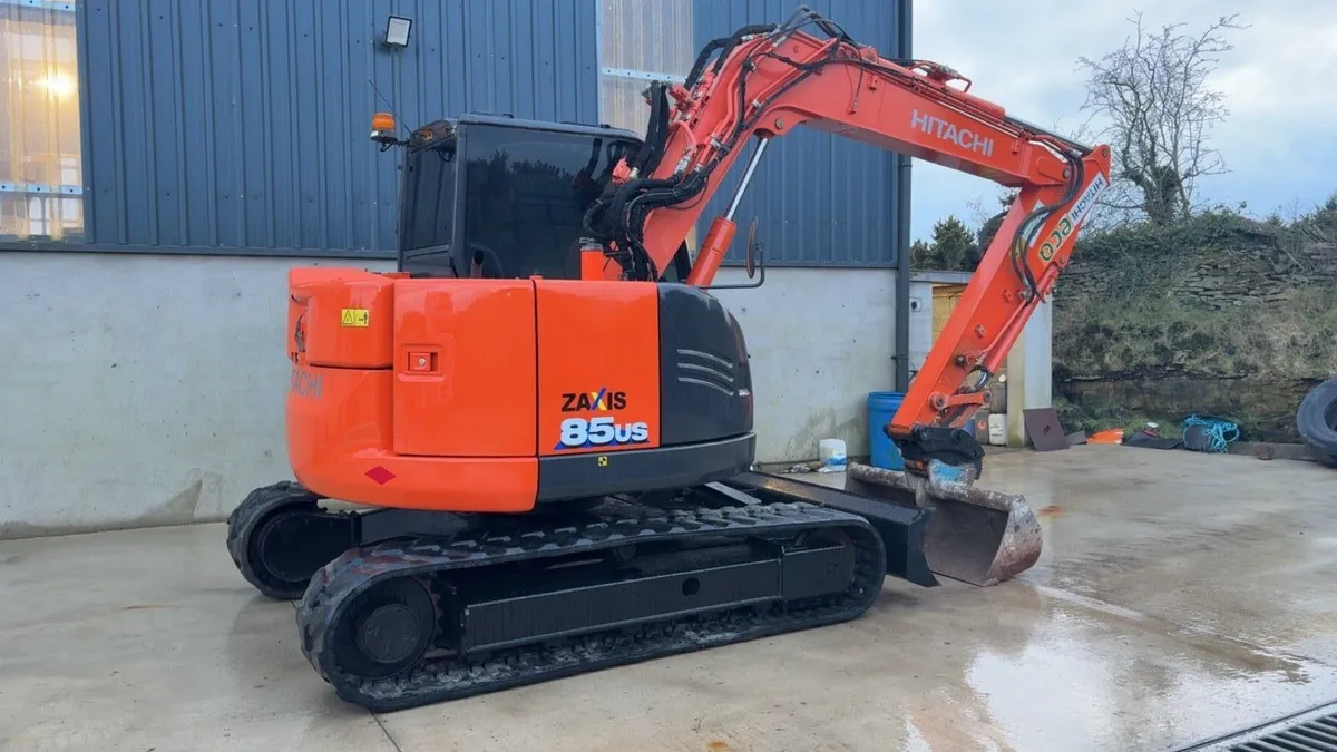 Hitachi zx85 us - Image 1