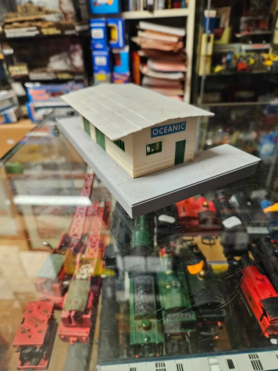 Hornby OO Gauge Goods Shed - Image 1