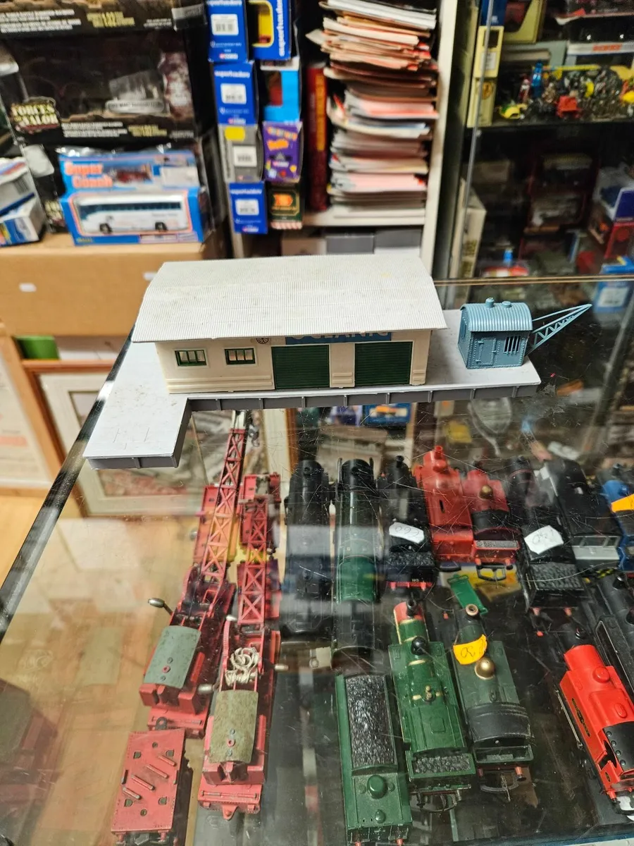 Hornby OO Gauge Goods Shed - Image 2