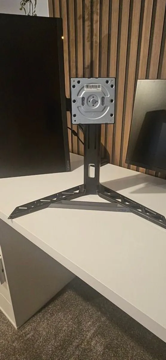 Lenovo Legion Cyrved Monitor - Image 3