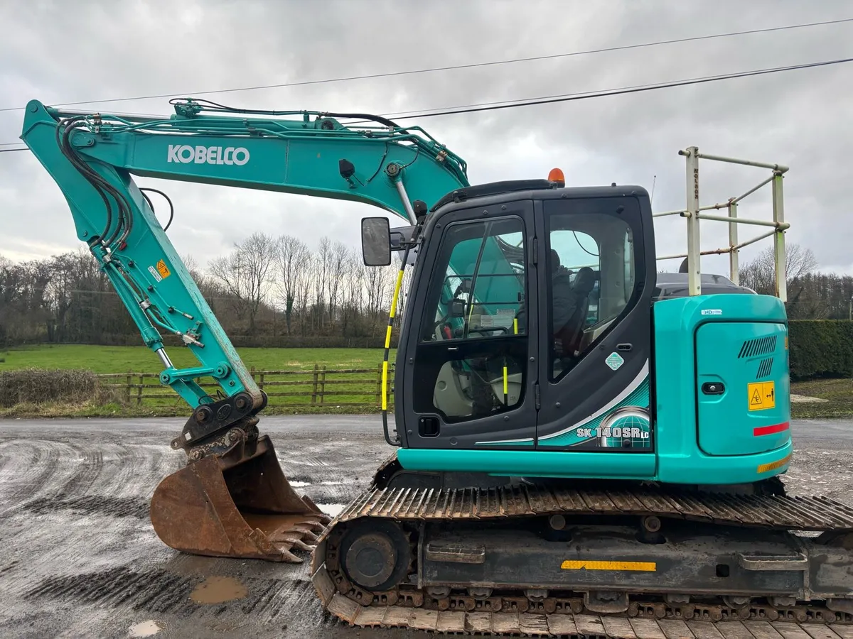 Kobelco digger not hitachi case Doosan - Image 2