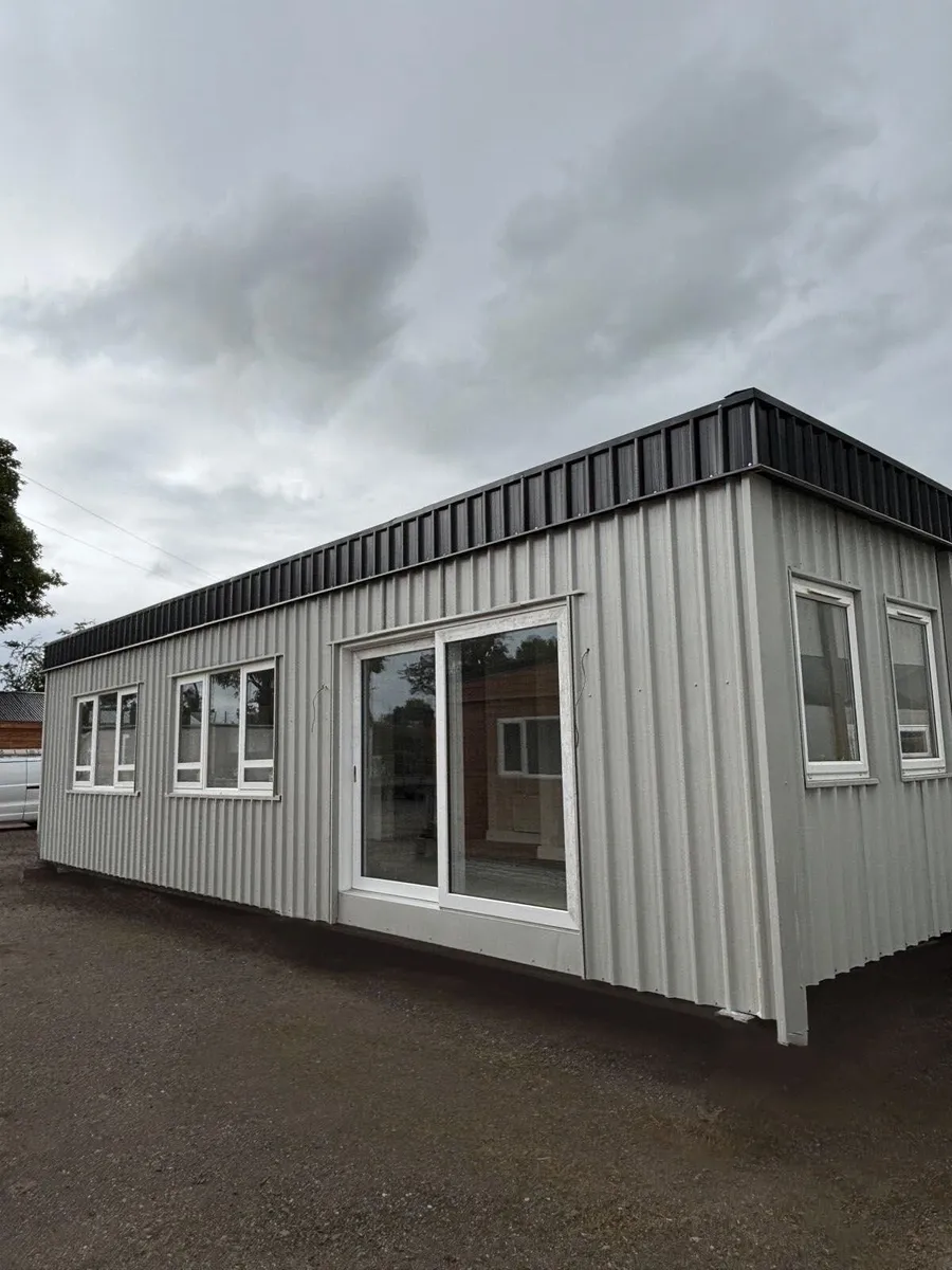 3 bedroom 1200sq feet - Image 2