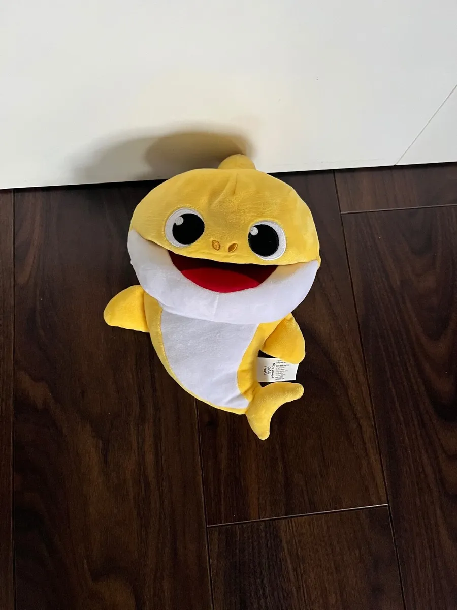 Baby shark signing toy