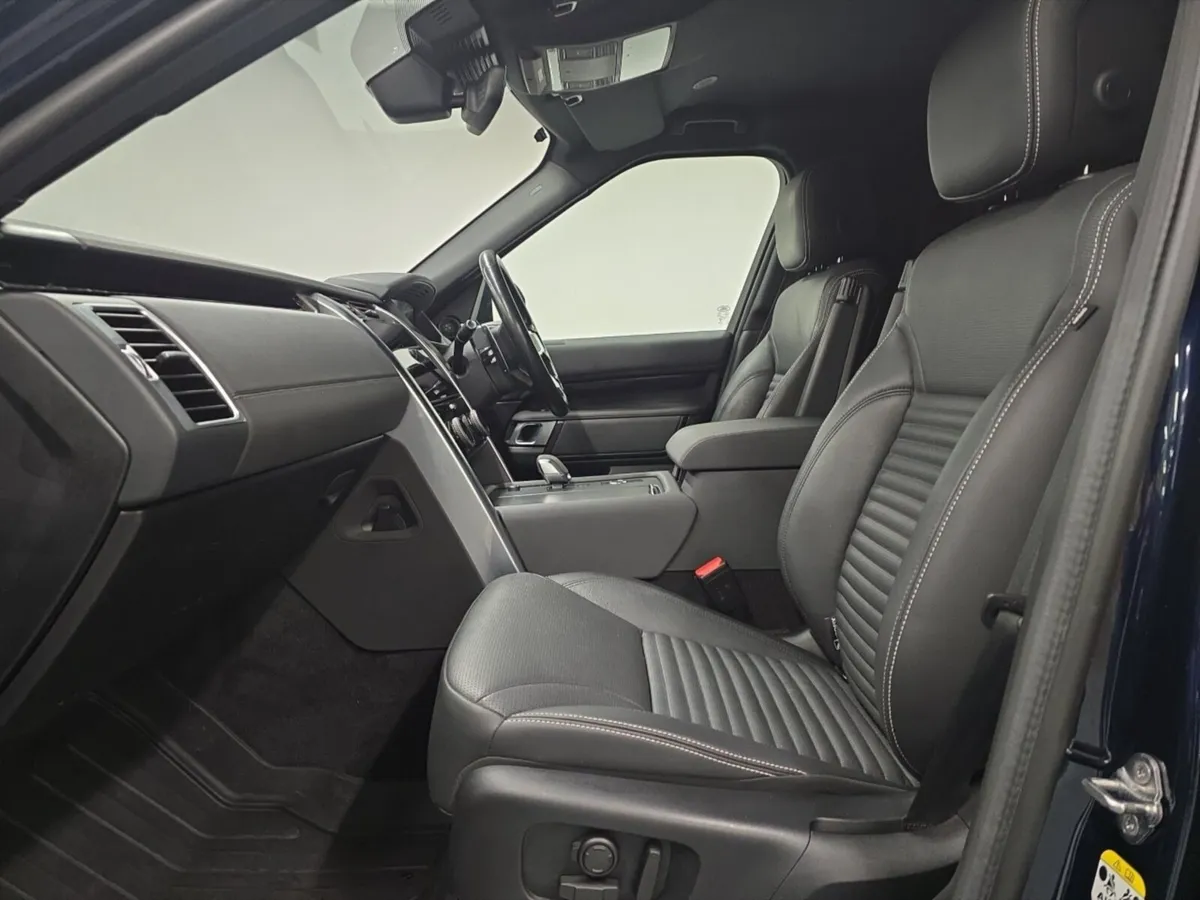 Land Rover Discovery Diesel SE Commercial - Image 3