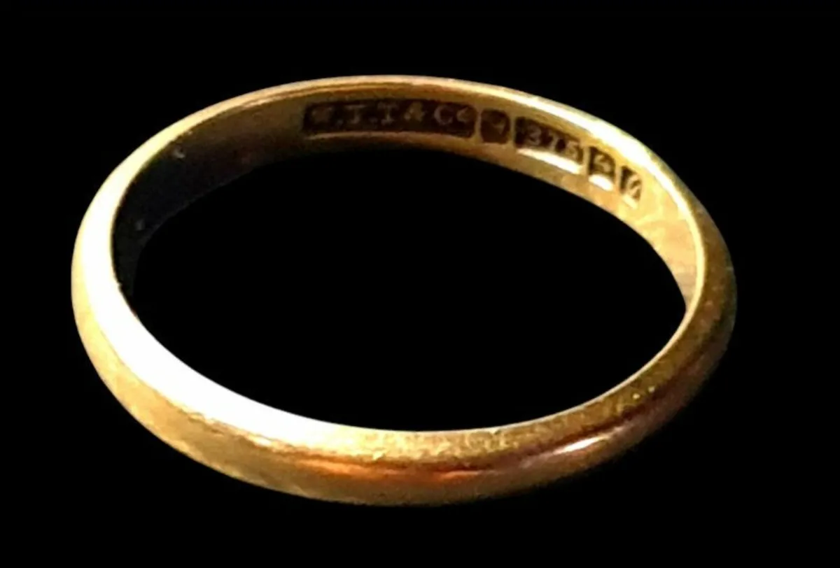 Vintage Hallmarked 9ct Gold Wedding Ring - Image 4