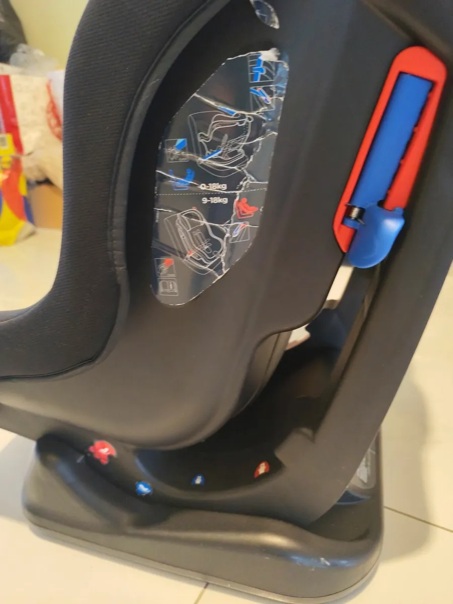 Car seat - Image 2