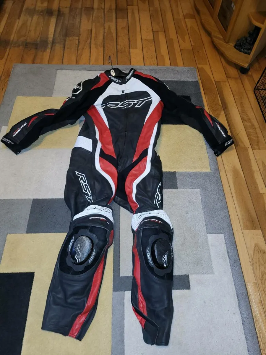 One piece bike leathers - Image 1