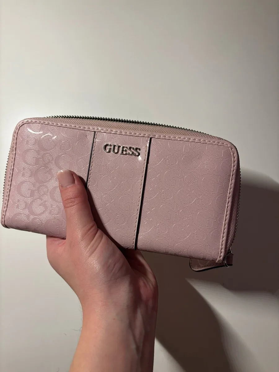 Guess purse - Image 1