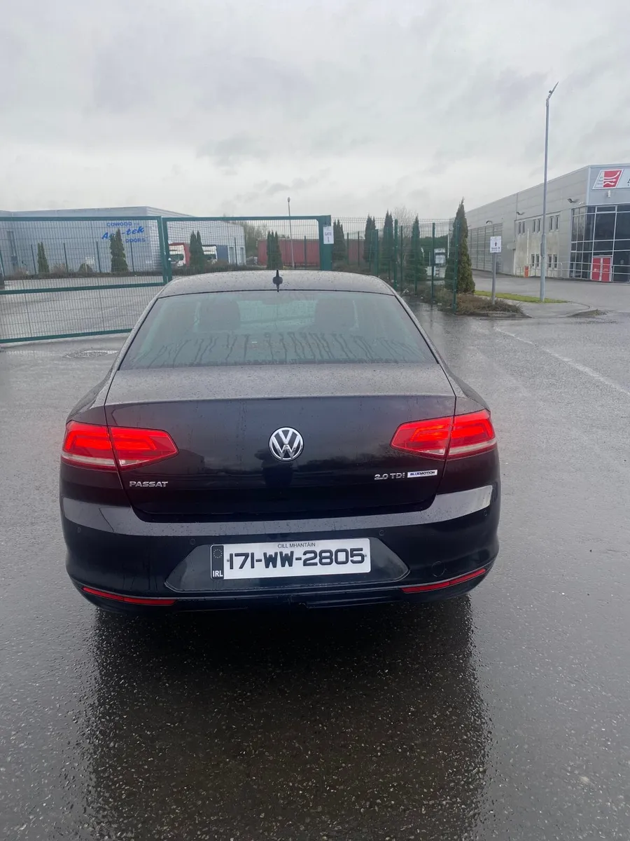 Volkswagen Passat Black 171 2.0 - Image 4
