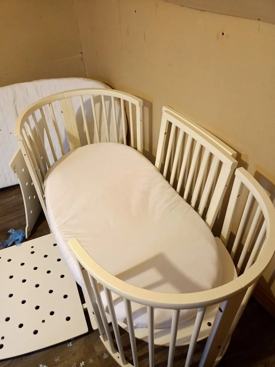 Stokke Sleepi White Baby Cot - Image 4