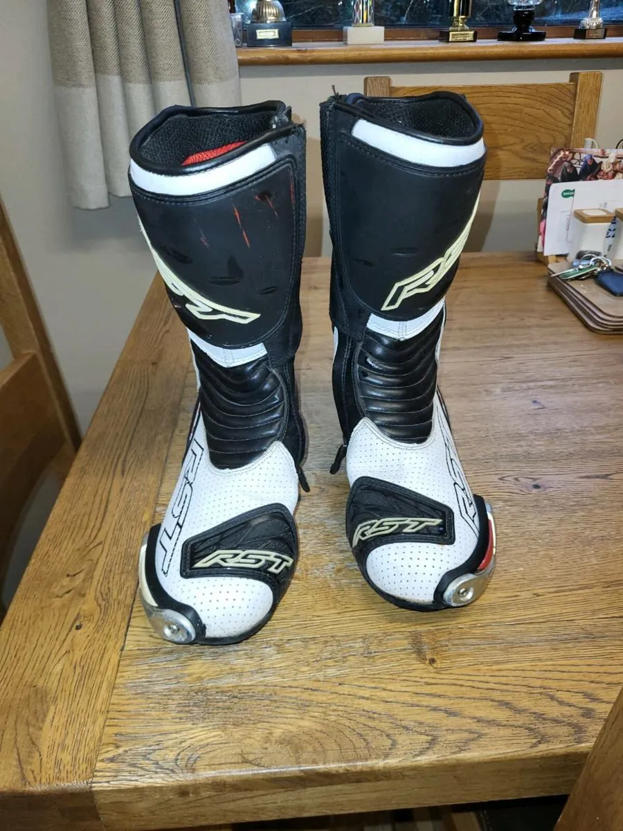 Motorbike boots - Image 1