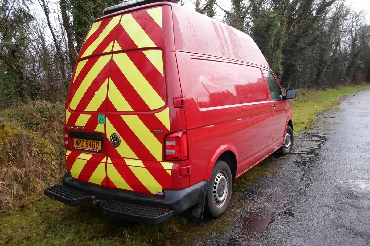 Volkswagen Transporter - Image 4