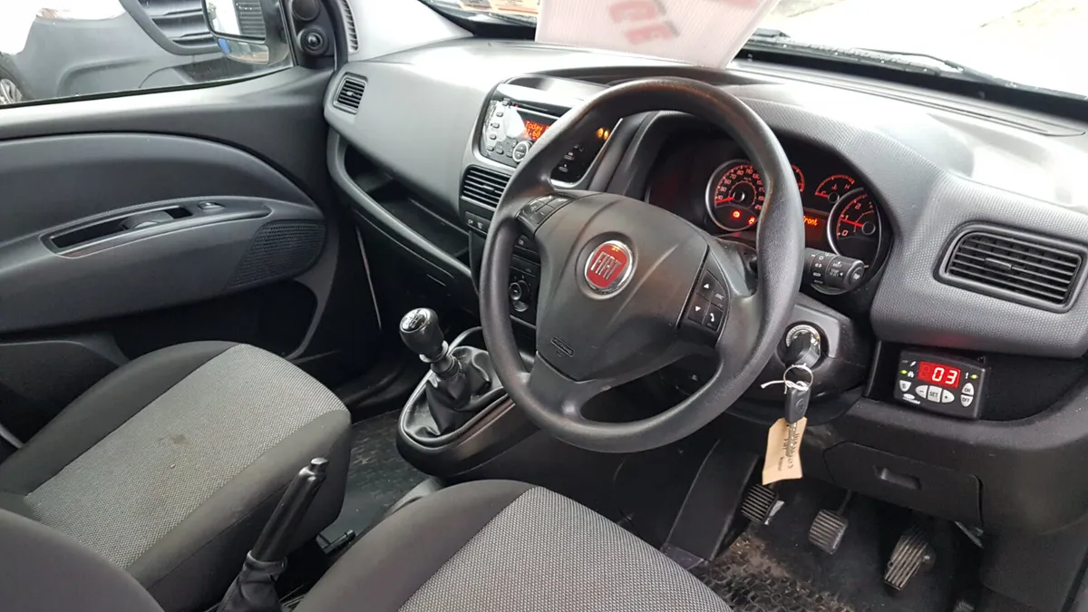 Fiat Doblo FRIDGE 1.6 6 SPEED 80KM VAT INVOICE - Image 4