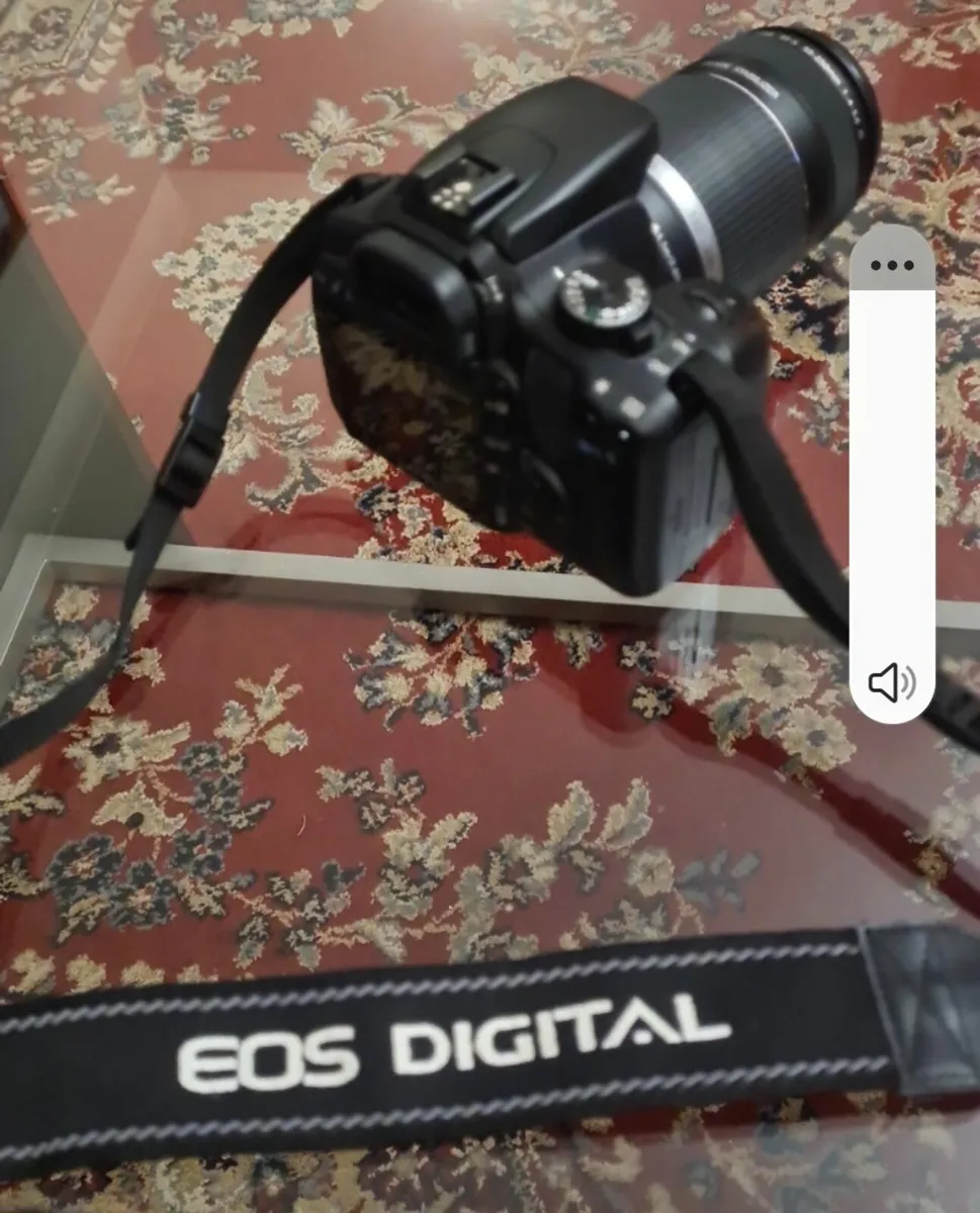 Camera (Canon) - Image 1