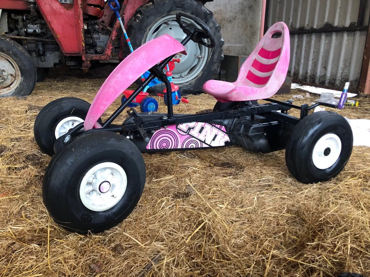 Go-karts and childrens bicycles. - Image 2