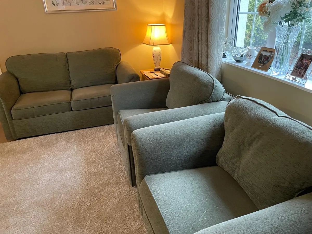 Couch and arm chairs - Image 1