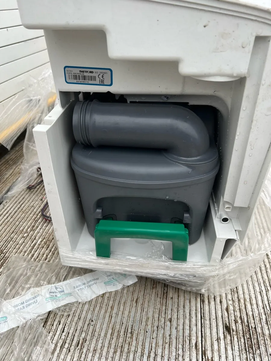 Toilet Camper van Thetford C403L - Image 4